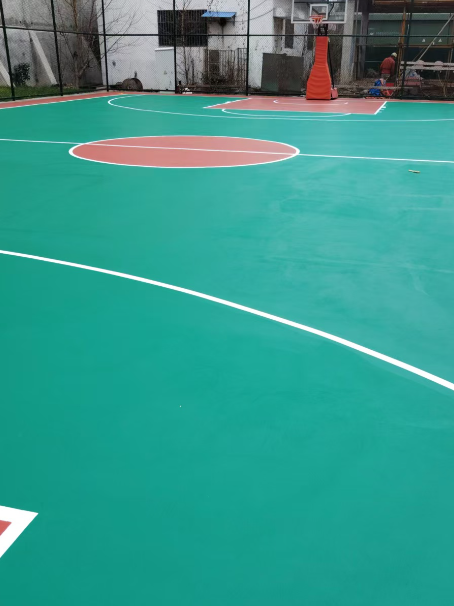 邦溪镇 球场长期使用易出现地面开裂
